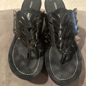 Donald Pliner Gustaf Laser Cut Black patent wedge